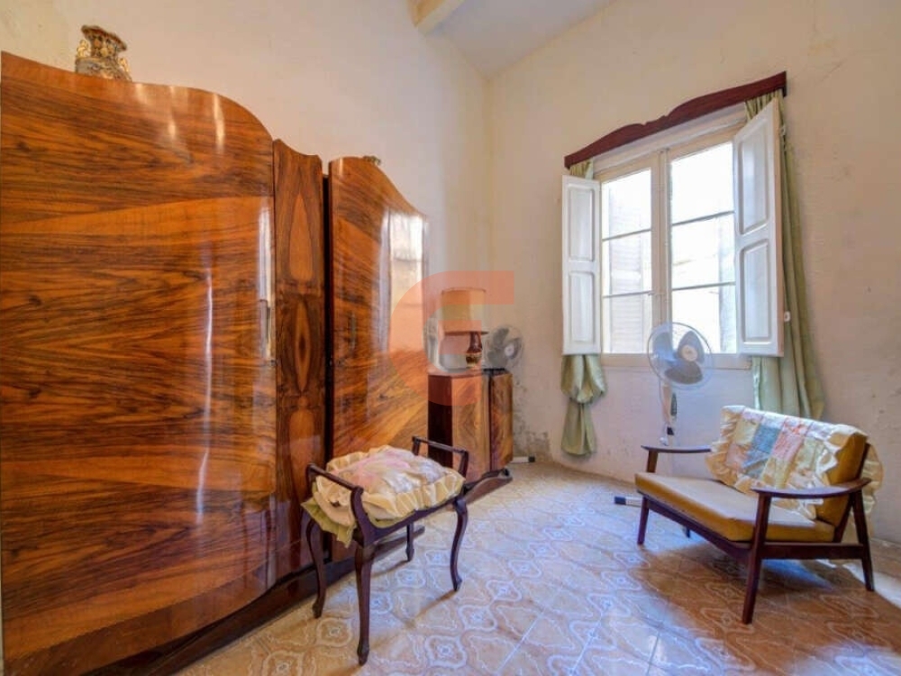 04296e97-3929-4779-846f-de5be4b34e63