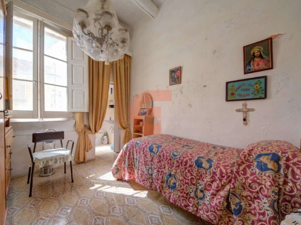 c9a5b16d-1b60-4bba-ad4c-5a7ebb6ef76e